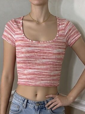 🩷 5 for $20! NWT Women’s Pink Multi-Stripe Scoop Neck Crop Top